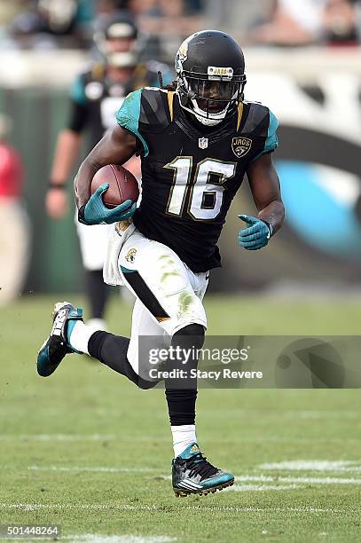 Denard Robinson of the Jacksonville Jaguars runs for yards during a game against the Indianapolis Colts at EverBank Field on December 13, 2015 in...