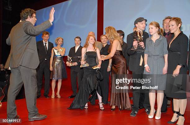 Andreas Fünfgeld , Janina Stopper , Barbara Schöneberger und Preisträger und Laudatoren, 10. Preisverleihung "Studio Hamburg Nachwuchspreis 2007",...