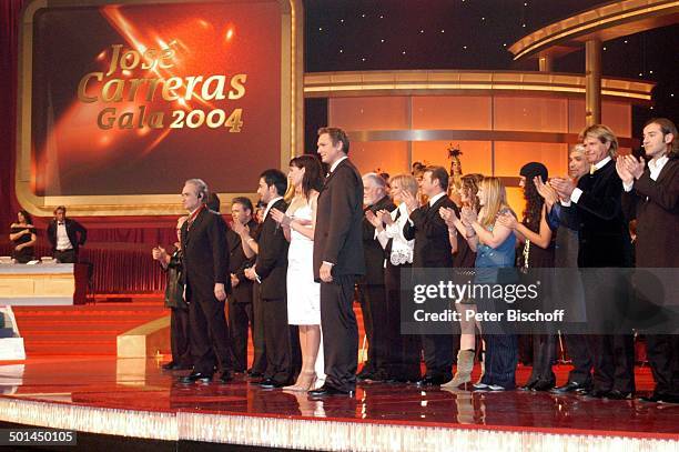 Jose Carreras , Anna-Maria Kaufmann , Axel Bulthaupt und Mitwirkende, ARD-Benefiz-Show: "J o s e C a r r e r a s Gala 2004", Messehalle 1, Leipzig,...