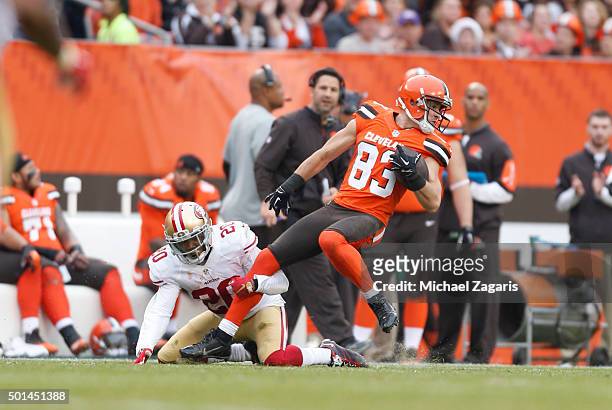 Brian Hartline of the Cleveland Browns makes a reception during the game against the San Francisco 49ers at Browns Stadium on December 13, 2015 in...