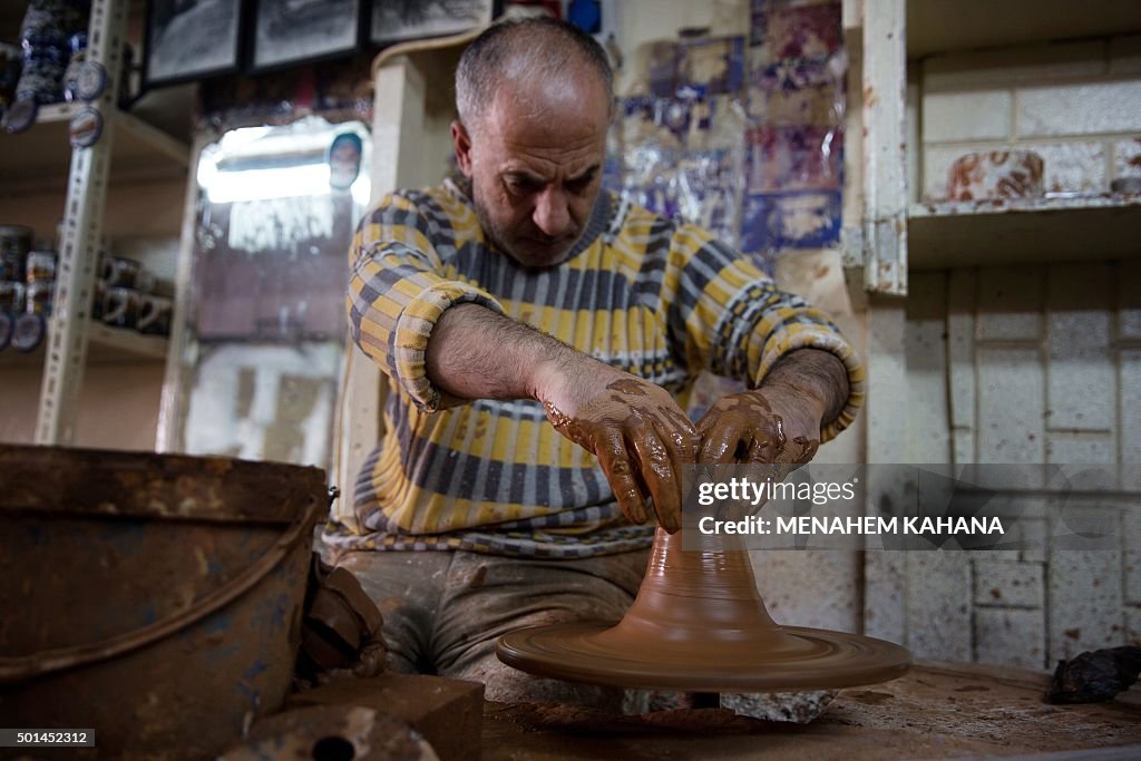 PALESTINIAN-ISRAEL-POTTERY