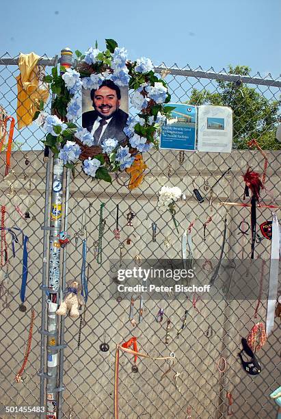 Zaun "The Fence" mit Fotos und Erinnerungsstücken von und für die Opfer vom Bombenanschlag vom 19. April 1 9 9 5 auf das "Alfred P. Murrah Federal...