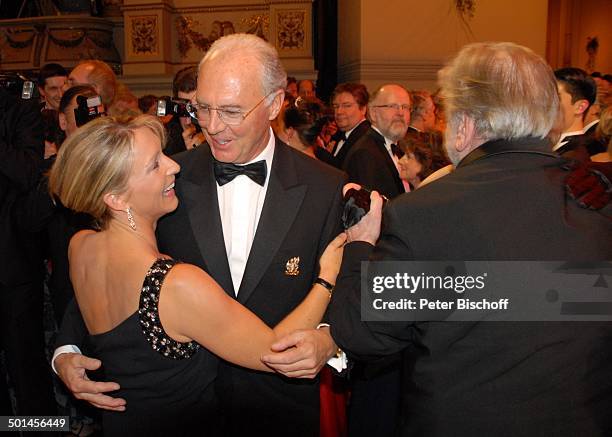 Franz Beckenbauer, Ehefrau Heidi, Gala "Semper Opernball", Dresden, Sachsen, Deutschland, Europa, Semperopernball, Tanz, tanzen, Ex-Bundestrainer...