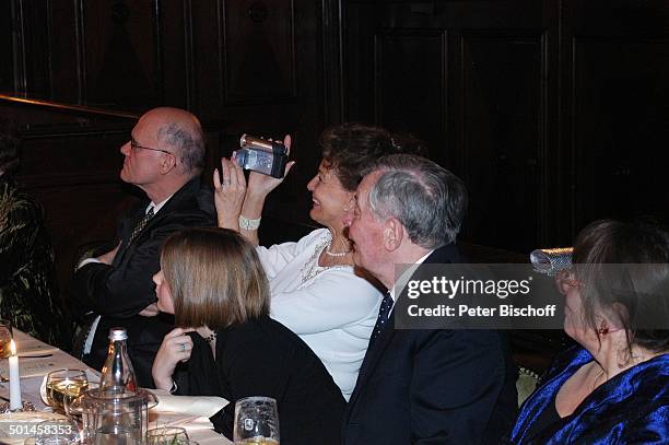 Peer Schmidt , Ehefrau Helga Schlack , Petra Kluge , Anneli Bause , Party zum 80. Geburtstag von P e e r S c h m i d t, "Restaurant Moorlake",...