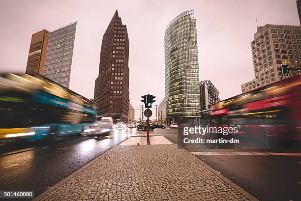 potsdamer platz berlin - traffic light city stock-fotos und bilder