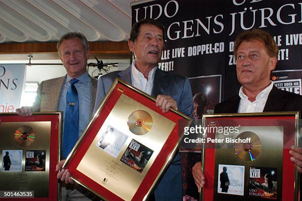Udo Jürgens , Peter Wagner , Freddy Burger , Verleihung 4 x Gold für CD"Jetzt oder nie", Sampler "Zeig mir den Platz an der Sonne", Jubiläumsedition...