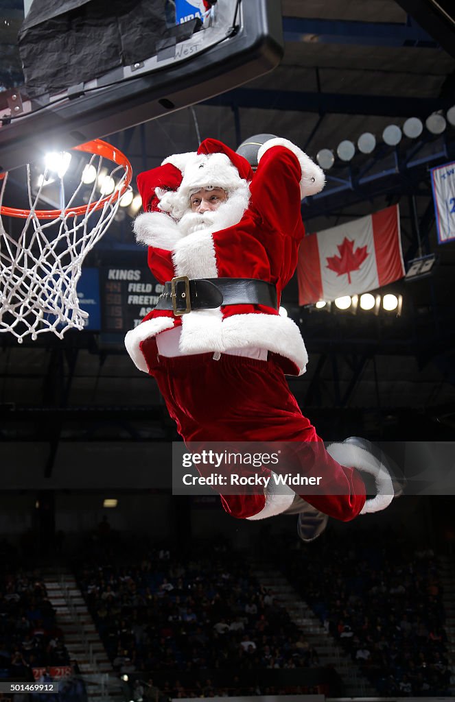 New York Knicks v Sacramento Kings