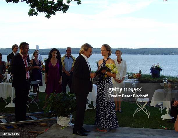 Lara Joy Körner, Volker Lechtenbrink, Andreas Brucker , Mariella von Faber-Castell , Statisten als Party-Gäste, ZDF-Sonntagsfilm Inga Lindström-Film,...