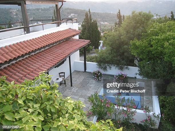 Überdachter Balkon und Gartenterrasse, Haus von Ivan Rebroff, Insel Skopelos, Ägäisches Meer, Ägäis, Griechenland, Europa, Homestory, Promi, BB, DIG;...