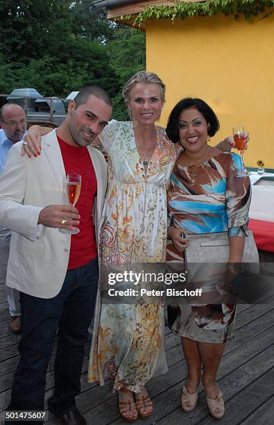 Birga Hauptmann und Gäste bei Feier zum 70. Geburtstag von Anja Hauptmann, Restaurant "Fischerhütte am Schlachtensee", Zehlendorf, Berlin,...