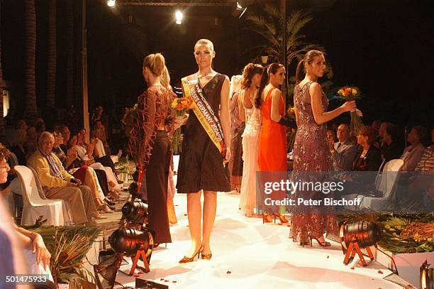 Claudia Ehlert und weitere Teilnehmerinnen der "Miss Germany"-Wahl 2005, "Missen-Camp", Modenschau im Hotel "Dunas La Canaria", Maspalomas, Insel...