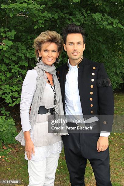 Jonas Myrin , Liane Wirzberger , ZDF-Sonntagsshow "Fernsehgarten", Mainz, Rheinland-Pfalz, Deutschland, Europa Promi, BB, FTP; P.-Nr.: 982/2012, ;