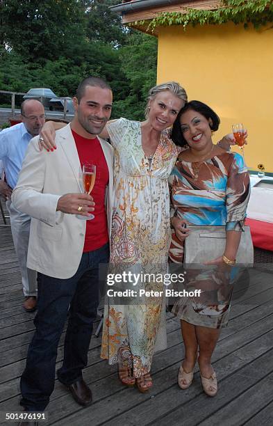 Birga Hauptmann und Gäste bei Feier zum 70. Geburtstag von Anja Hauptmann, Restaurant "Fischerhütte am Schlachtensee", Zehlendorf, Berlin,...