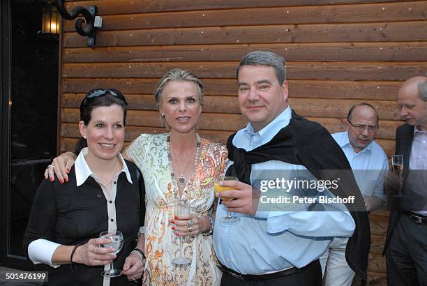 Birga Hauptmann und Gäste bei Feier zum 70. Geburtstag von Anja Hauptmann, Restaurant "Fischerhütte am Schlachtensee", Zehlendorf, Berlin,...