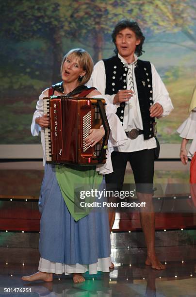 Mitglieder der Volksmusik-Gruppe "Die Schäfer", MDR-Show "Alles Gute zum Muttertag", Stadthalle "Goldener Pflug", Altenburg, Thüringen, Deutschland,...