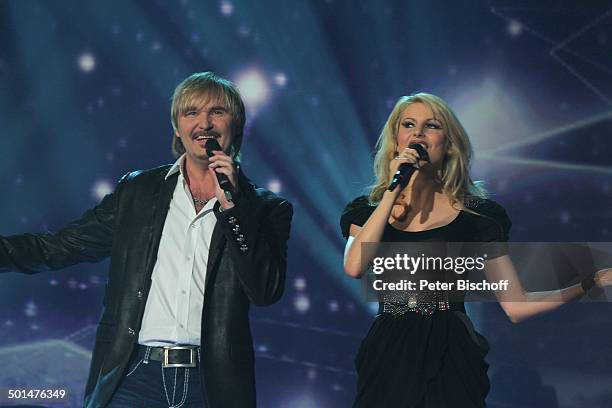 Nik P. Und Maira Rothe, MDR-Musikshow "Schlager des Jahres 2010", Congress Centrum Suhl, Thüringen, Deutschland, Europa, Auftritt, Bühne, Mikro,...