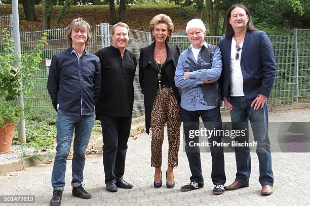 John Lee und Barclay James Harvest mit Band sowie Liane Wirzberger , ZDF-Sonntagsshow "Fernsehgarten" , Mainz, Rheinland-Pfalz, Deutschland, Europa,...