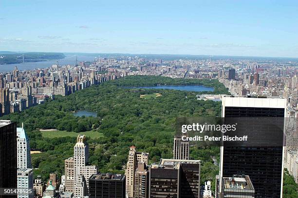 Blick vom "Top of the Rock" im "Rockefeller Center" auf "Central Park" und "Hudson River" , Manhattan, New York, USA, Amerika, Fluss, Gebäude, Reise,...