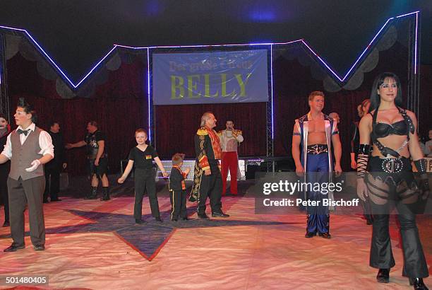 Clown "Zippogalli", Zauberer, Gladiator, Circus-Direktor Klaus Köhler mit Söhnen, "Catwoman", Circus-Mitarbeiter , Show "Circus Belly" - "Stars of...