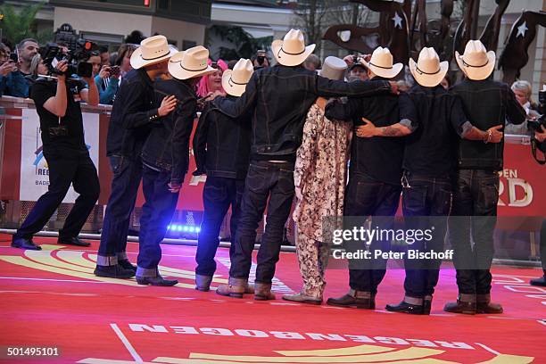 Country und Western-Band "The Boss Hoss" mit "Charly Chaplin" von hinten, 16. "Radio Regenbogen-Award"-Preis-Verleihung, "Confertainment Center",...