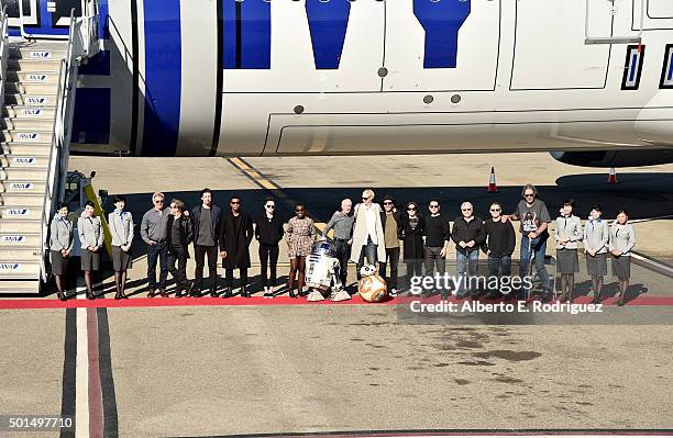 Following the world premiere in Hollywood of Lucasfilms "Star Wars: The Force Awakens", the film's stars were joined by J.J. Abrams and...