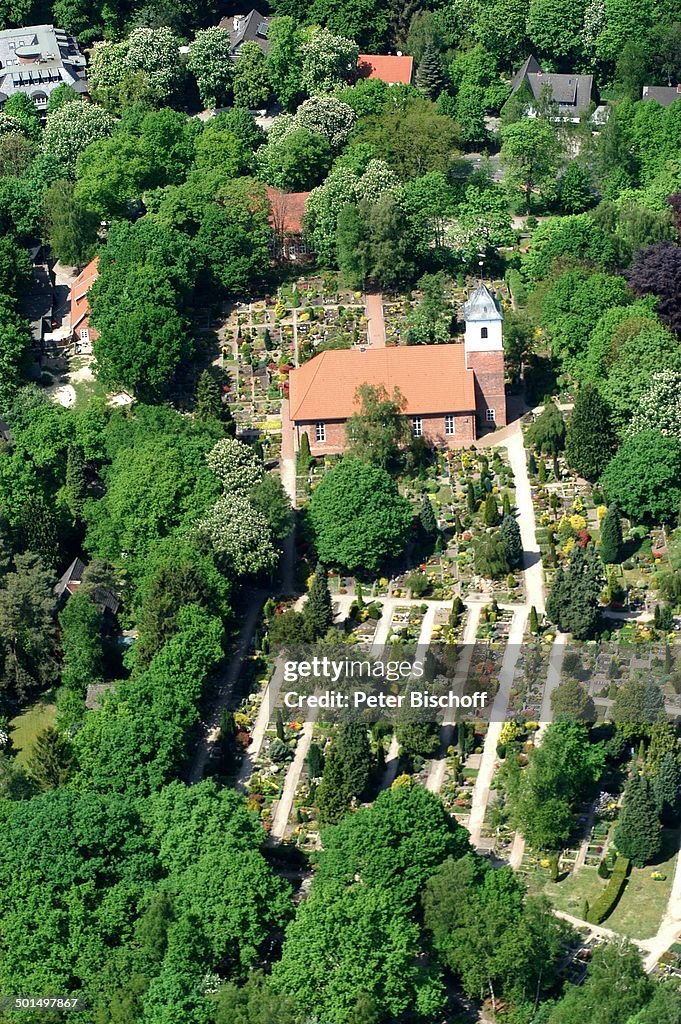 Luftaufnahme der Zionskirche und Friedhof, Worpswede (bei B R E M E N), Teufelsmoor,