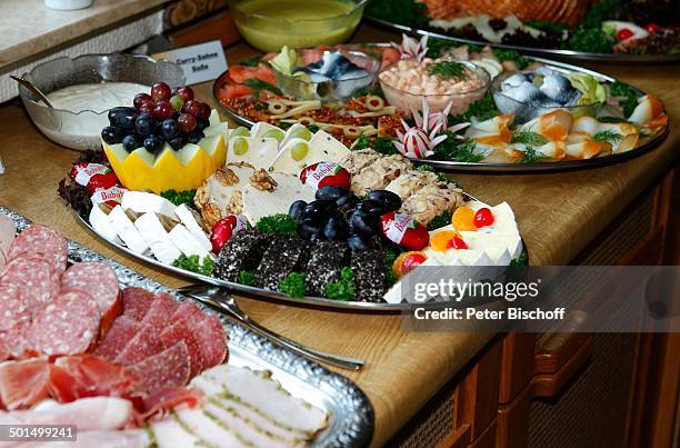 Wurst- und Käse-Platten, nach standesamtlicher Trauung von Braut Sabine Endemann und Bräutigam Gernot Endemann, Hochzeit, Hannover, Niedersachsen,...