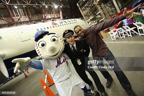 Mr. Met and Curtis Granderson join Delta Air Lines and YMCA of Greater New York for the fifth anual "Holiday in the Hangar" a special holiday...