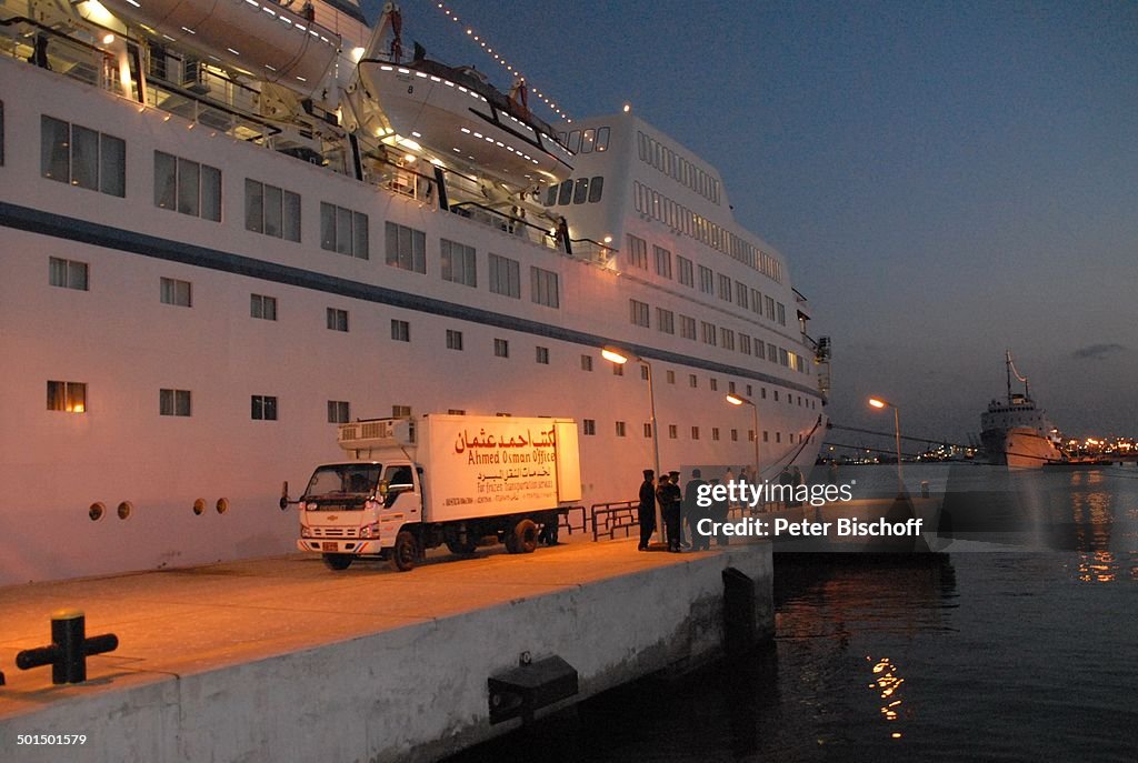 Kreuzfahrtschiff MS "Astoria", Hafen, Suez-Kanal, Ägypten, Afrika, Asien, Schiff, Wa