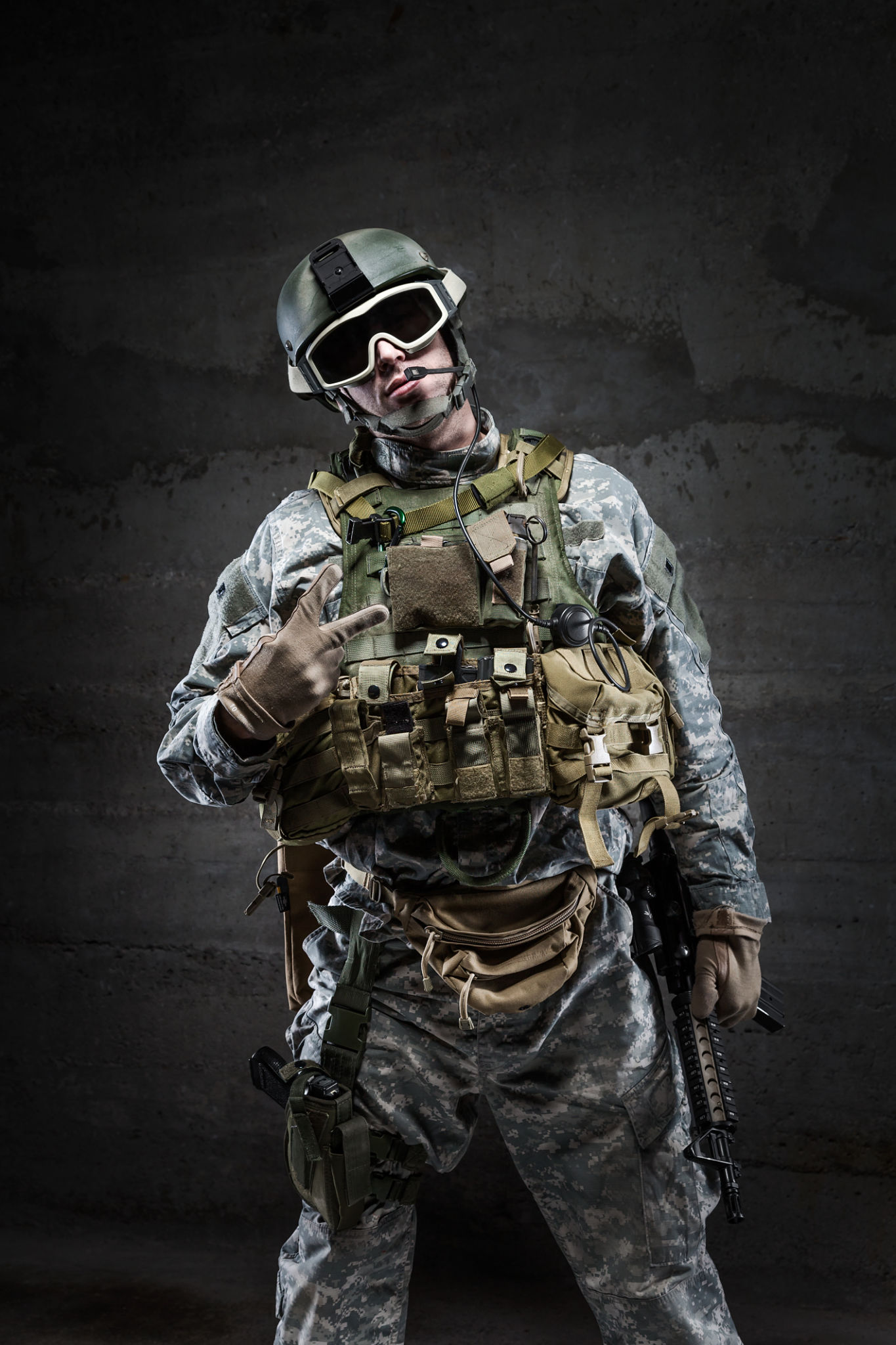 American Soldier in victory gesture American Soldier in victory gesture