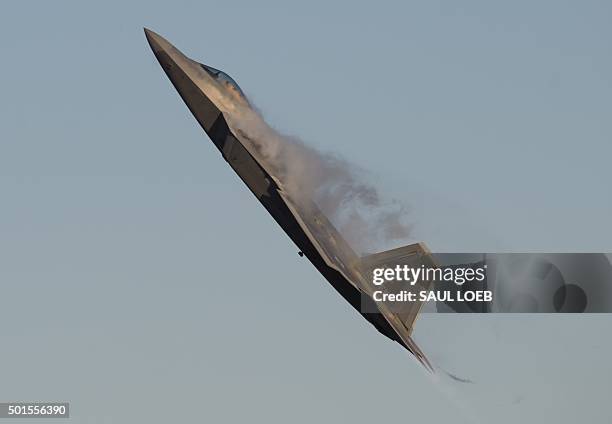 87 F 22 Raptor Stealth Fighter Stock Photos, High-Res Pictures, and ...