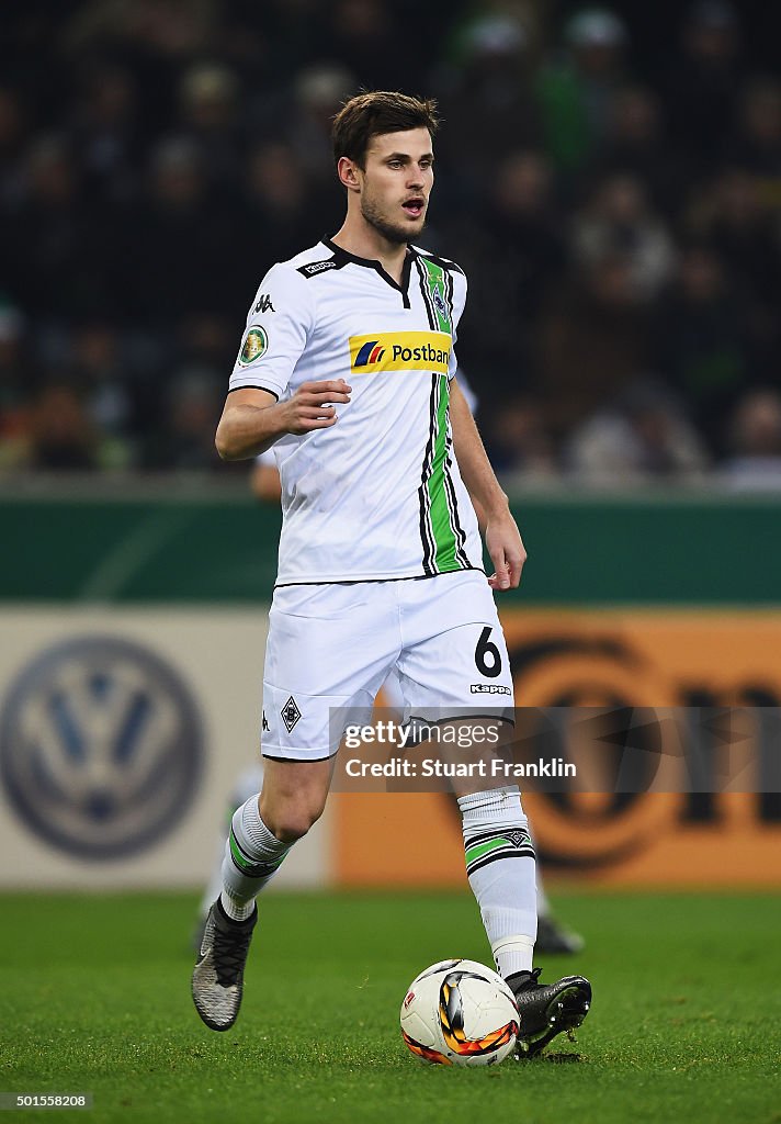 Borussia Moenchengladbach v Werder Bremen - DFB Cup