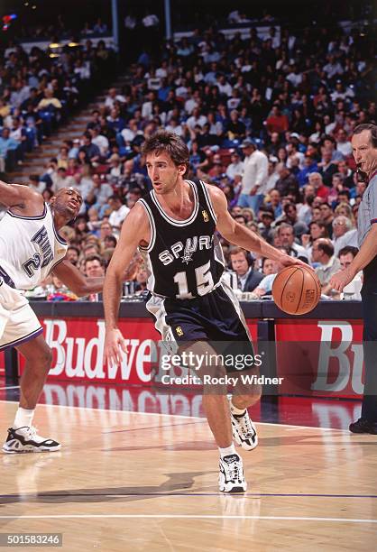 Vinny Del Negro of the San Antonio Spurs dribbles against the Sacramento Kings circa 1997 at Arco Arena in Sacramento, California. NOTE TO USER: User...