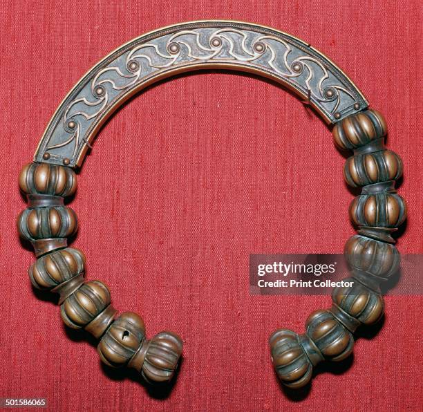 Torque Celt 2,810 Celtic Design Stock Photos, High-Res Pictures, and Images - Getty ...