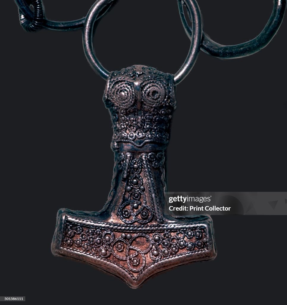 Viking 'Thor's Hammer' pendant, 10th century
