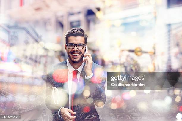 geschäftsmann am telefon - business talk englischer satz stock-fotos und bilder
