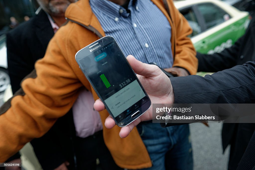 Uber App displays driver's revenue