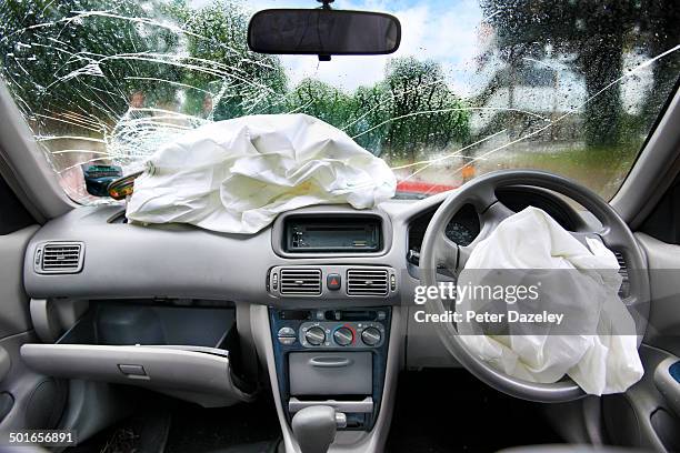 drink driving accident airbags - airbag stockfoto's en -beelden