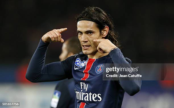 Edinson Cavani of PSG celebrates his winning goal during the French League Cup match between Paris Saint-Germain and AS Saint-Etienne at Parc des...