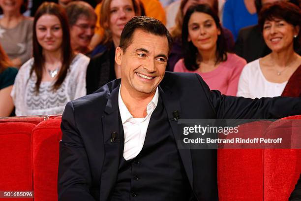 Tv Host Olivier Minne, who presents the Theater play "L'hotel du libre echange" played by France 2 Hosts, during the 'Vivement Dimanche' French TV...