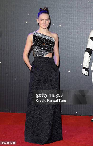 Daisy Ridley attends the European Premiere of "Star Wars: The Force Awakens" at Leicester Square on December 16, 2015 in London, England.