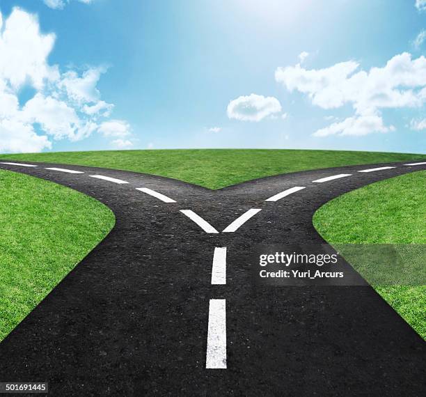 lorsque rien ne tournera à droite, tournez à gauche. - se diviser photos et images de collection