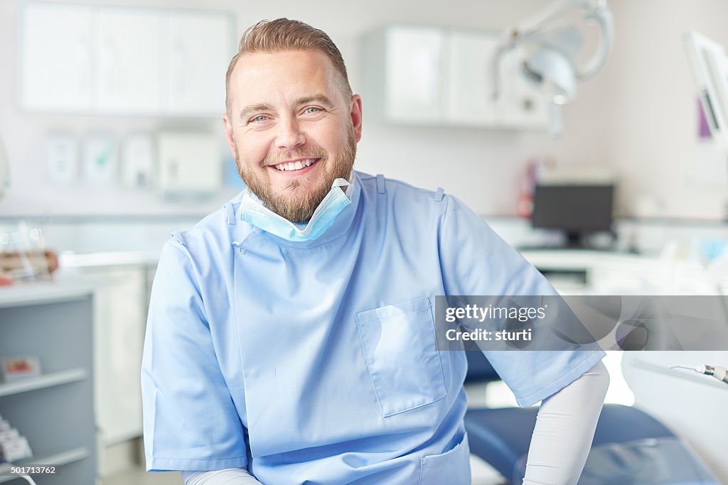 Hombre feliz Retrato de dentista