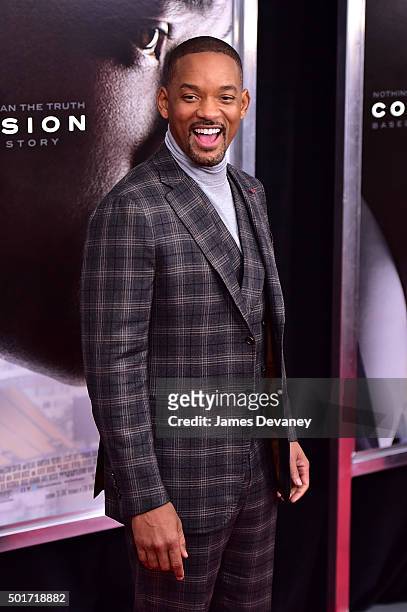 Will Smith attends the "Concussion" premiere at AMC Loews Lincoln Square on December 16, 2015 in New York City.