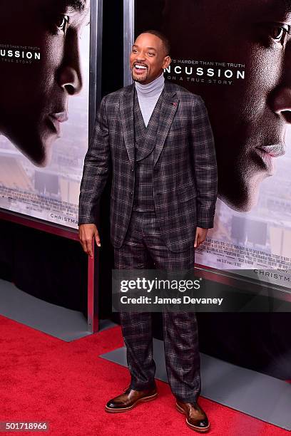 Will Smith attends the "Concussion" premiere at AMC Loews Lincoln Square on December 16, 2015 in New York City.