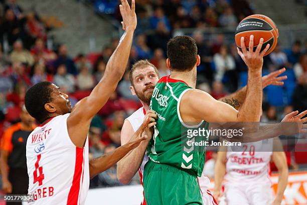 Ioannis Bourousis, #9 of Laboral Kutxa Vitoria Gasteiz competes with Luka Zoric, #21 of Cedevita Zagreb during the Turkish Airlines Euroleague...
