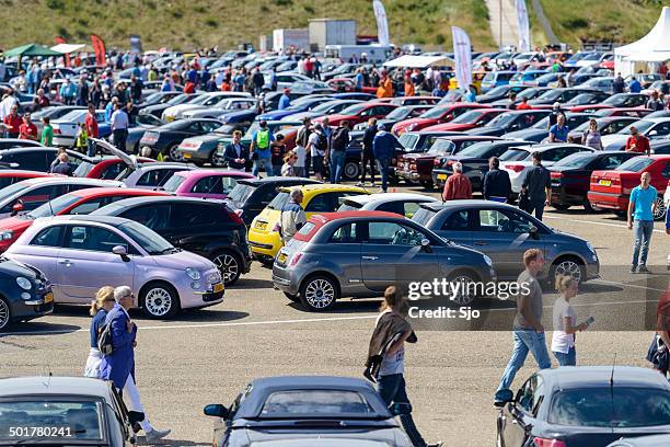 Auto Racing Crowd Car Race Track Crowd Photos and Premium High Res Pictures - Getty Images