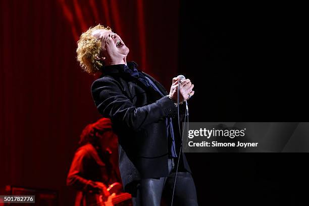 Singer Mick Hucknall of Simply Red performs live on stage at The O2 Arena on December 17, 2015 in London, England.