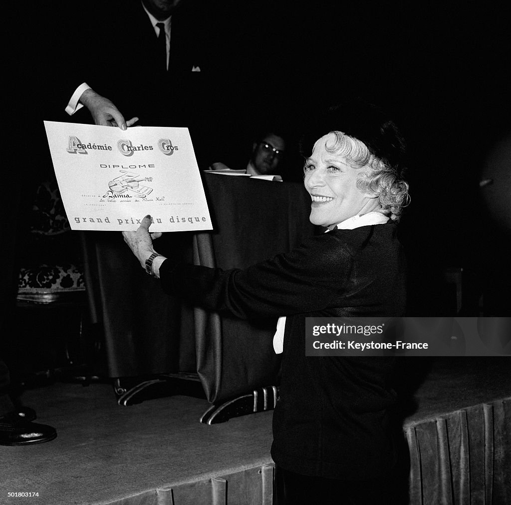 Singer Damia Receives The Grand Prix International Du Disque 1963 From The Académie Charles Cros