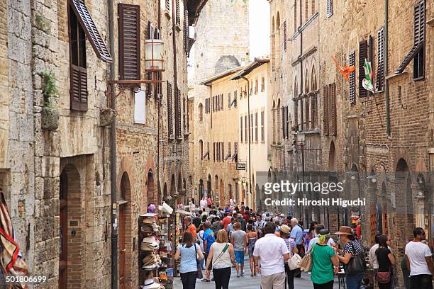 italy, tuscany, san gimignano - san gimignano stock pictures, royalty-free photos & images